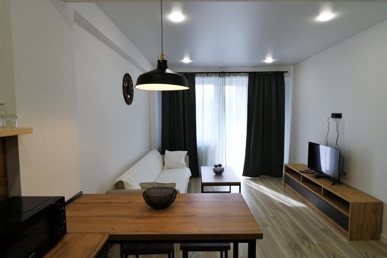 Twins Tower Appartement Tbilisi Buitenkant foto