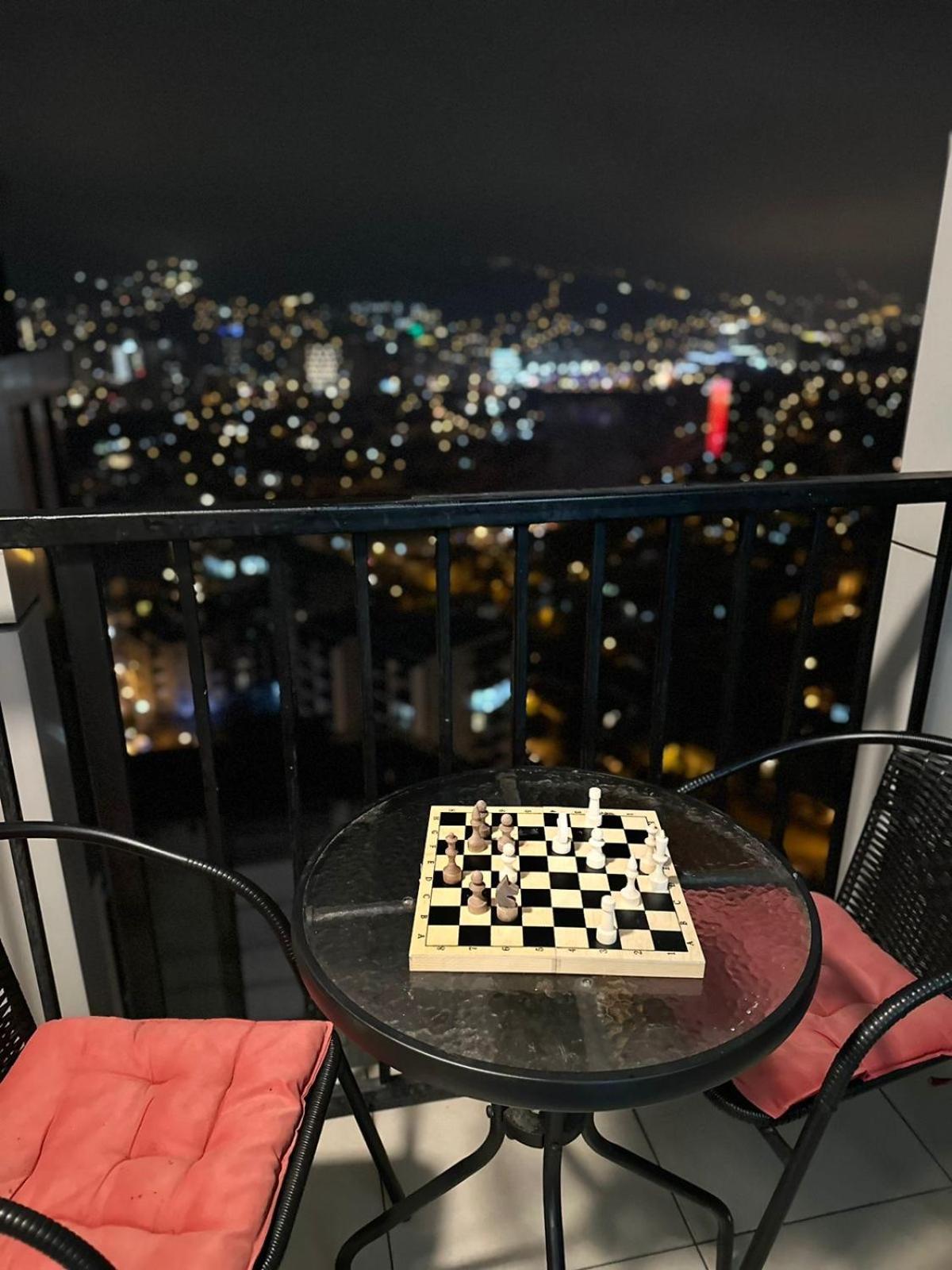 Twins Tower Appartement Tbilisi Buitenkant foto