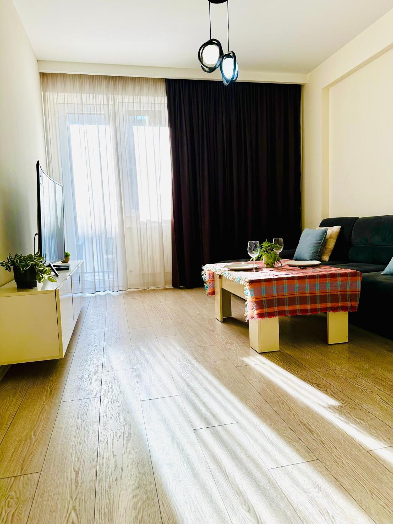 Twins Tower Appartement Tbilisi Buitenkant foto