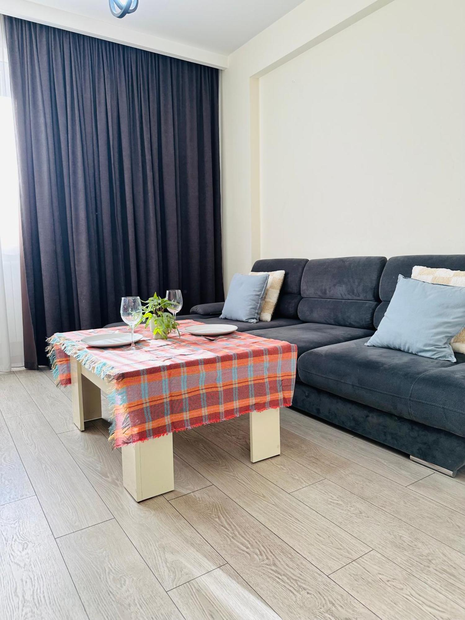 Twins Tower Appartement Tbilisi Buitenkant foto